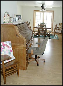 Dining-desk room